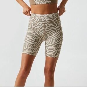 Tuckernuck TNuck Sport Animal‎ Print 7 Inch Bike Shorts Compression Size L